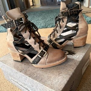 **BNIB** FREEBIRD “Cheyenne” Multi Color Size 9 Never worn.